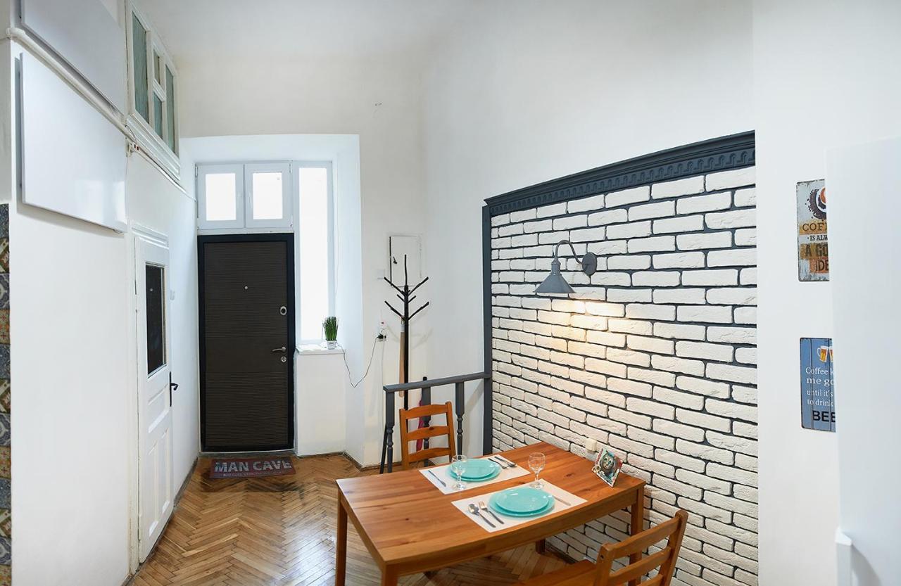 Stylish Apartments In The Center Lviv Ngoại thất bức ảnh